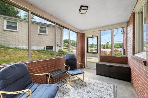 50 Kenneth Dr, Pittsburgh PA 15223-1204 exterior