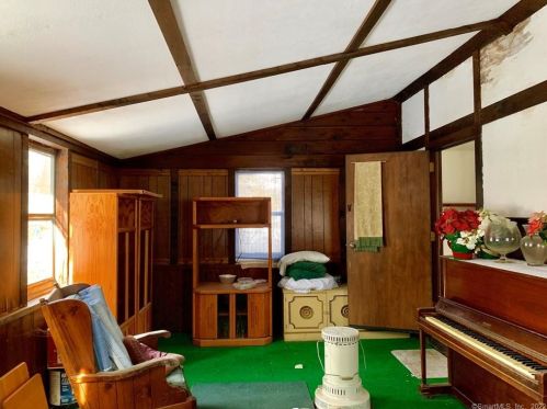 216 Chestnut Ave, Torrington CT 06790-5140 exterior