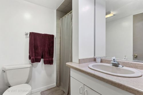 5712 Kenneth Ave, Chicago IL 60646-5907 exterior