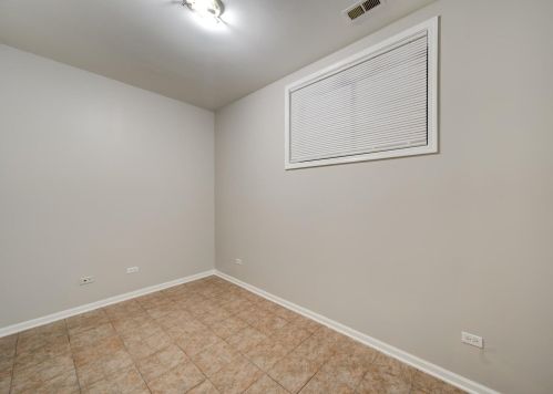 959 51 St, Chicago IL 60609-5124 exterior