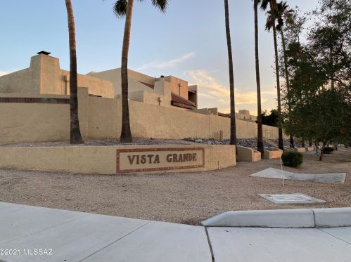 9821 2nd St, Tucson, AZ 85748-1955