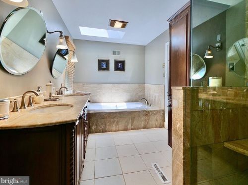 12 Michele Dr, Media PA 19063-1029 exterior