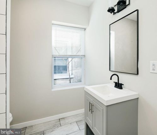 1039 51 St, Philadelphia PA 19143-4213 exterior