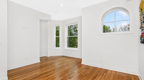 3358 Calumet Ave, Chicago IL 60616-1407 exterior