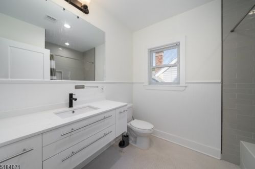 30 Brookwood Dr, Maplewood NJ  07040-1905 exterior