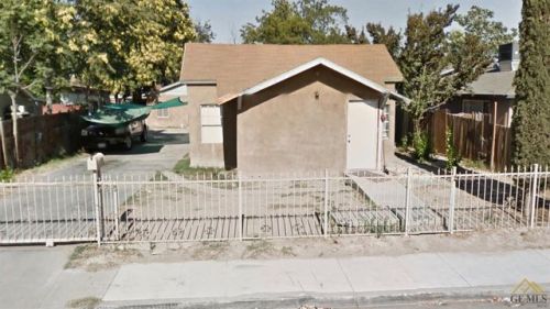 129 Clifton St, Bakersfield CA  93307-1752 exterior