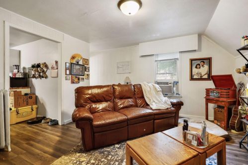 919 6 St, Saint Paul MN 55106-4503 exterior