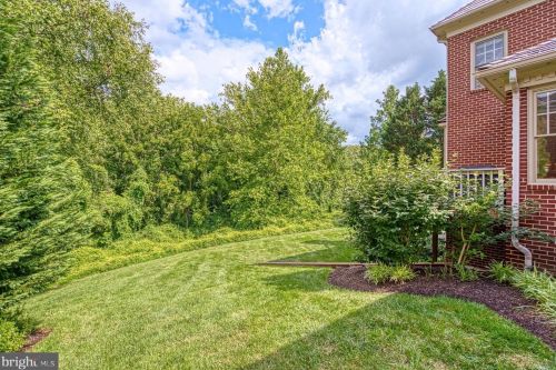 1613 Maddux Ln, Mc Lean VA 22101-3200 exterior