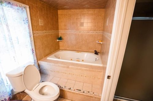 7 Deborah St, Providence RI 02909-4507 exterior