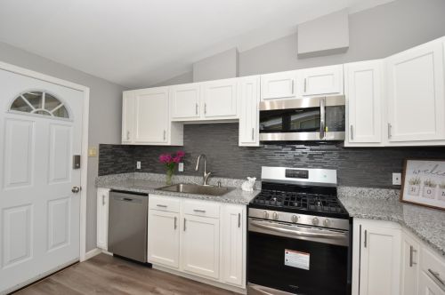 3512 Sunset Dr, Milwaukee WI  53220-1219 exterior