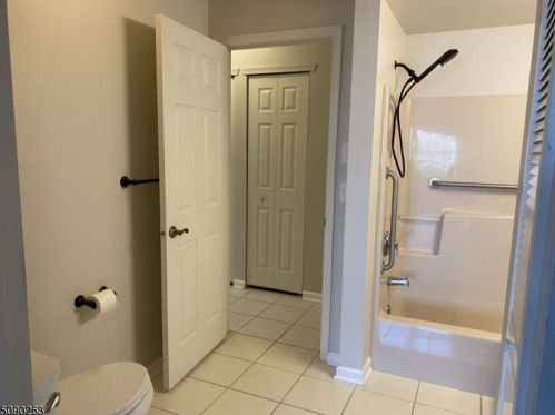 102 Cleveland Ln, Rockaway NJ  07866-5800 exterior