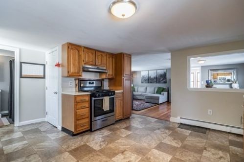 18 Hingston St, Peabody MA 01960-5825 exterior