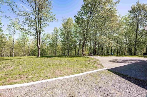 613 Howard Gnesen Rd, Duluth MN 55803-9264 exterior