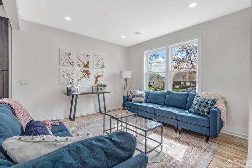 22 Stiles Rd, Edison NJ  08817-4137 exterior