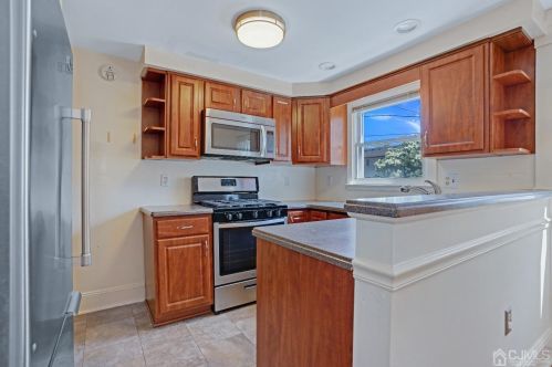 150 Newman St, Metuchen NJ exterior