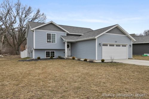 1559 Chapel St, Wyoming, MI 49509-3330