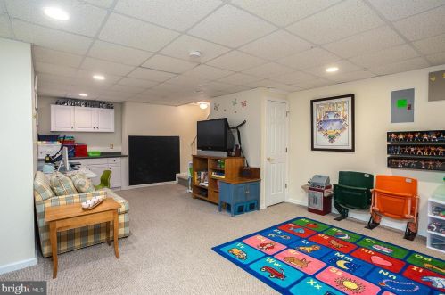 29 Stafford Ct, Trenton NJ 08690-3318 exterior