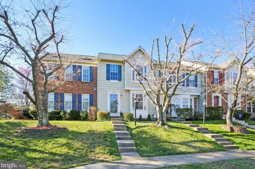 6020 Kestner Cir, Alexandria VA  22315-4833 exterior