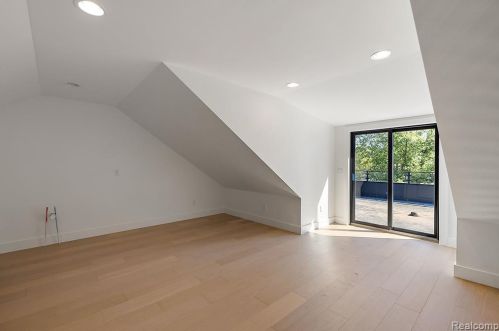 1852 Holland St, Bham MI 48009-6856 exterior