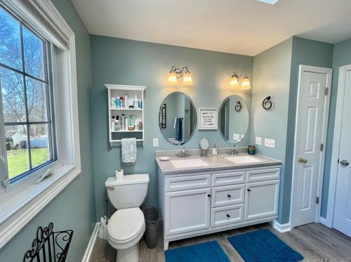 27 Patrick Dr, Seymour CT 06483-2372 exterior