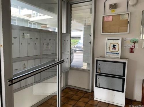 1635 Dole St, Honolulu HI 96822-4865 exterior