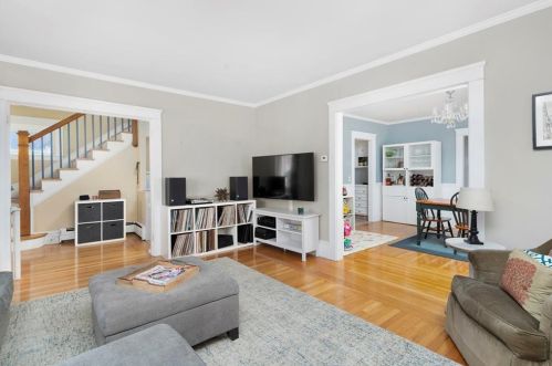 136 Whitford Ave, Providence, RI 02908-3430