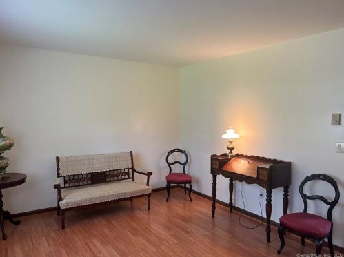 963 Upper Maple St, Killingly CT 06241-2042 exterior