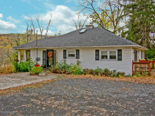 5590 Glenbrook Rd, Stroudsburg, PA 18360-7268