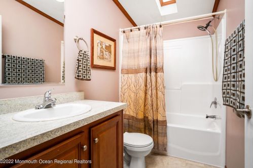 166 Arnold Dr, Lakehurst NJ 08759-5401 exterior