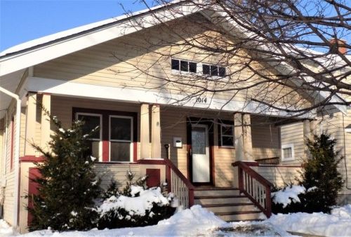 1014 Palmer Pl, Waukegan, IL 60085-2048