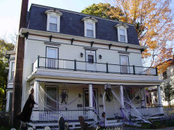 93 Bowdoin St, Newton, MA 02461-1538