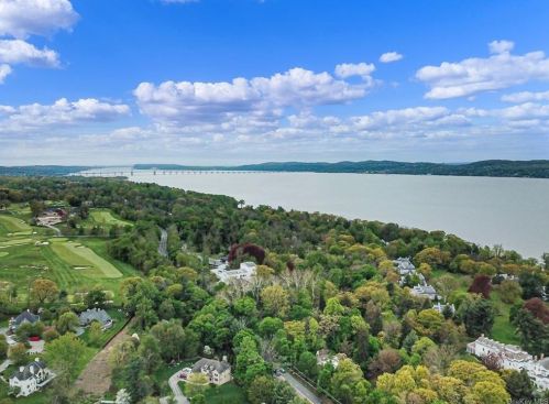 939 Long Hl Rd, Briarcliff NY 10510-2119 exterior