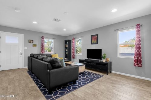 2545 15 St, Phoenix AZ 85040-1303 exterior