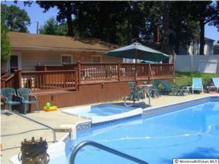 2 Karen Ct, West Long Branch NJ  07764-1224 exterior