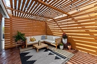 2213 Wabansia Ave, Chicago IL 60647-8327 exterior