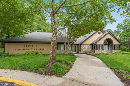 1633 Hugo Cir, Silver Spring MD 20906-5922 exterior