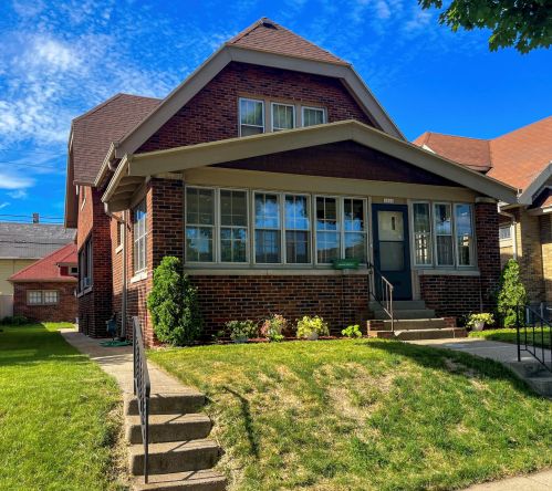 1009 Oklahoma Ave, Milwaukee, WI 53207-2463