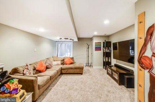 740 Columbus Blvd, Philadelphia PA 19147-3517 exterior