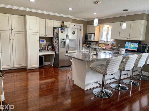 327 Cass St, Standish MI 48658-9229 exterior