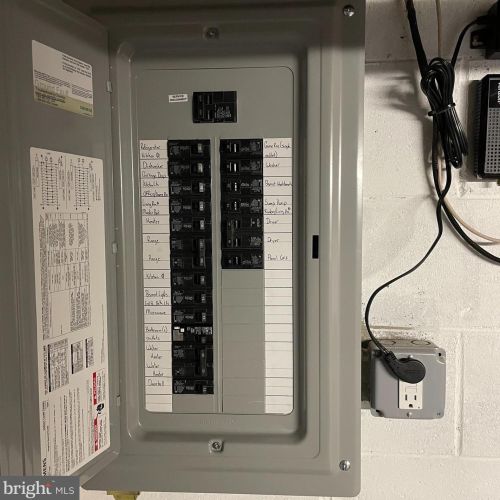 206 Walnut Ridge Est, Pottstown PA  19464-3059 exterior