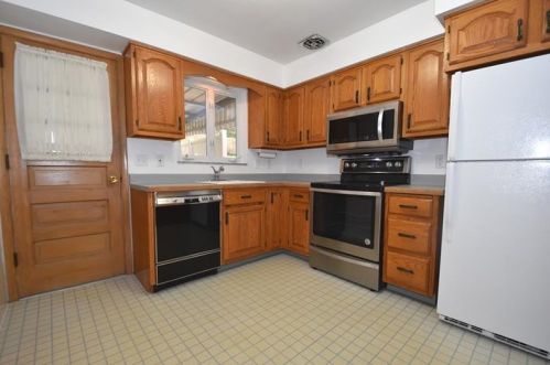 3951 Edge Rd, Pittsburgh PA 15227-3409 exterior