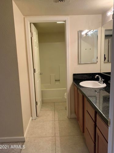 740 Elm St, Phoenix AZ 85013-2416 exterior