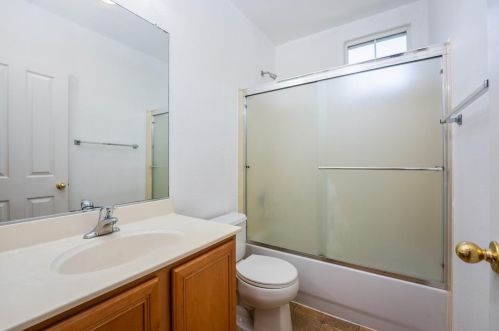 851 Holley Ct, Folsom CA 95630-3518 exterior