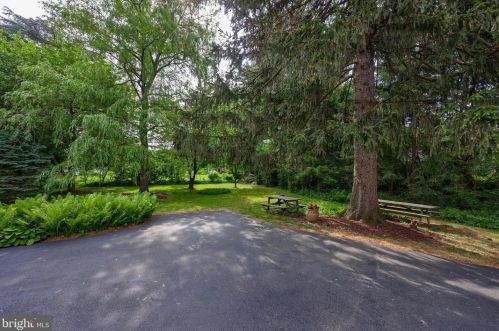 1937 Lititz Pike, Lancaster PA 17601-3337 exterior