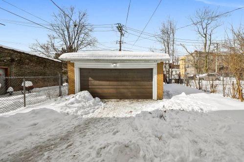 7920 Crandon Ave, Chicago IL 60617-1147 exterior