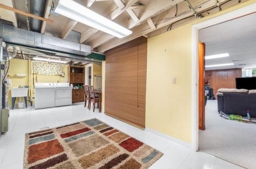 165 Conneaut Dr, Pittsburgh PA 15239-2630 exterior