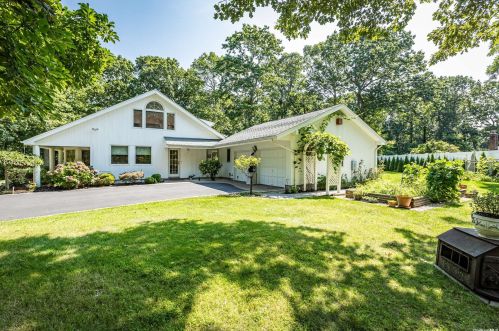 23 Ryder Ave, Huntington Station, NY 11746-6108