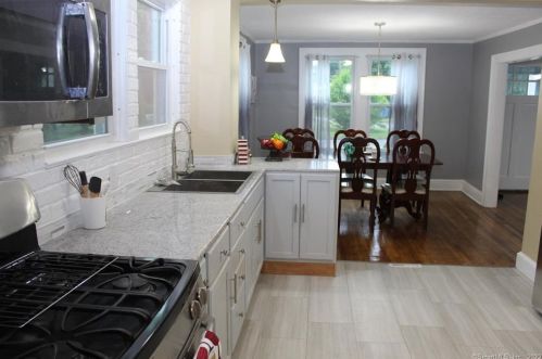 135 Autumn St, Manchester CT  06040-5519 exterior