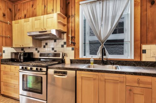 2311 Lunt Ave, Chicago IL  60645-4712 exterior