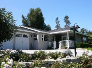 1435 Via Encinos Dr, Fallbrook, CA 92028-8758